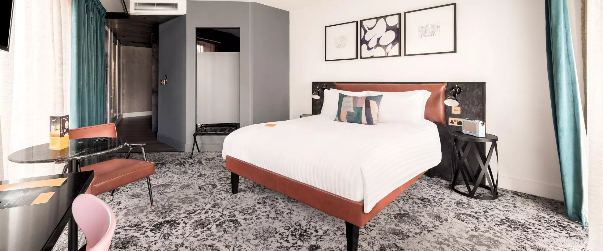 voco® manchester bedroom.